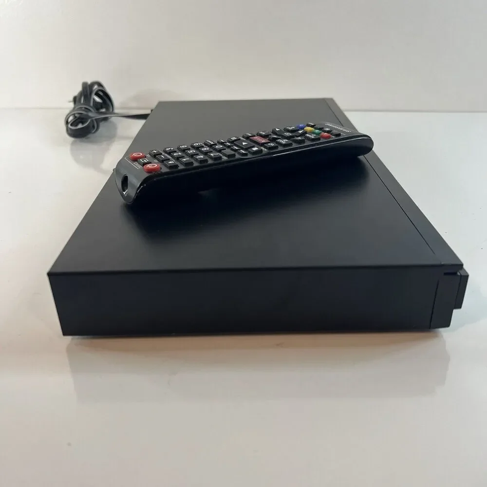 Samsung BD-EM57C Blu-Ray Player Tested And Working With Remote READ